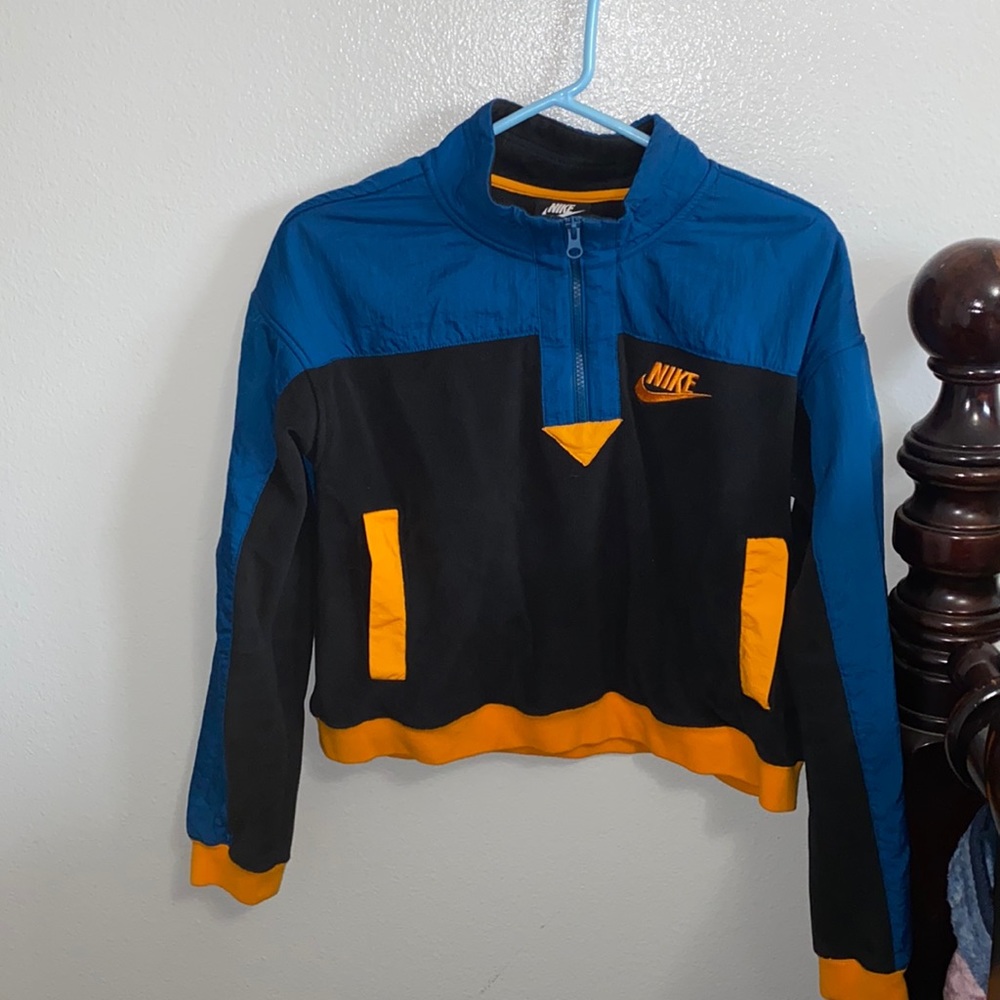Women’s Cropped Nike Half-Zip